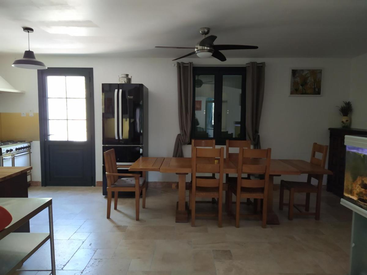 Grand Appartement En Face Du Village Moustiers-Sainte-Marie Bagian luar foto